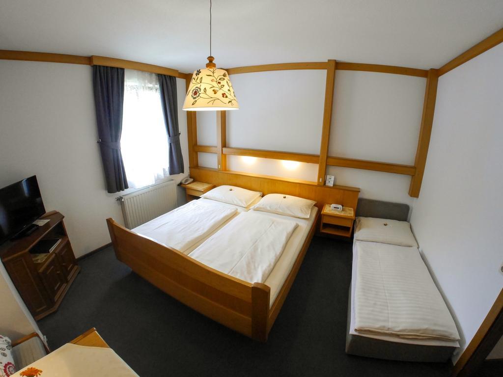 Pension Besser Bad Eisenkappel Bagian luar foto